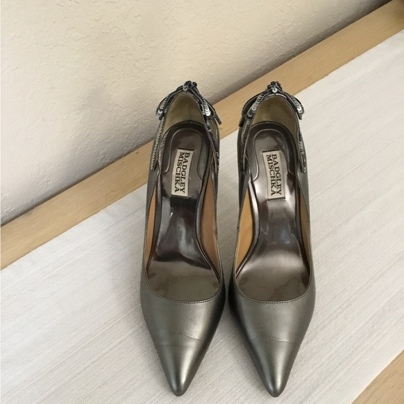 Badgley Mishka Metallic Bow Heels Size 8M - Picture 10 of 10
